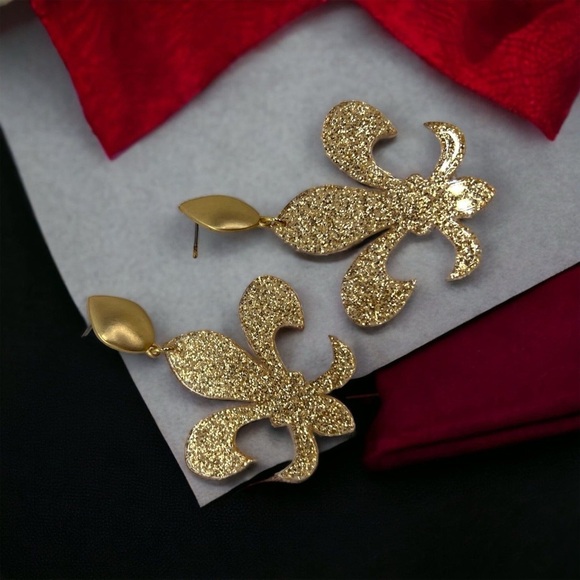 Fleur-tastic Oversized Earrings: Rock Your Louisiana Spirit in Style! NWT - Picture 3 of 10